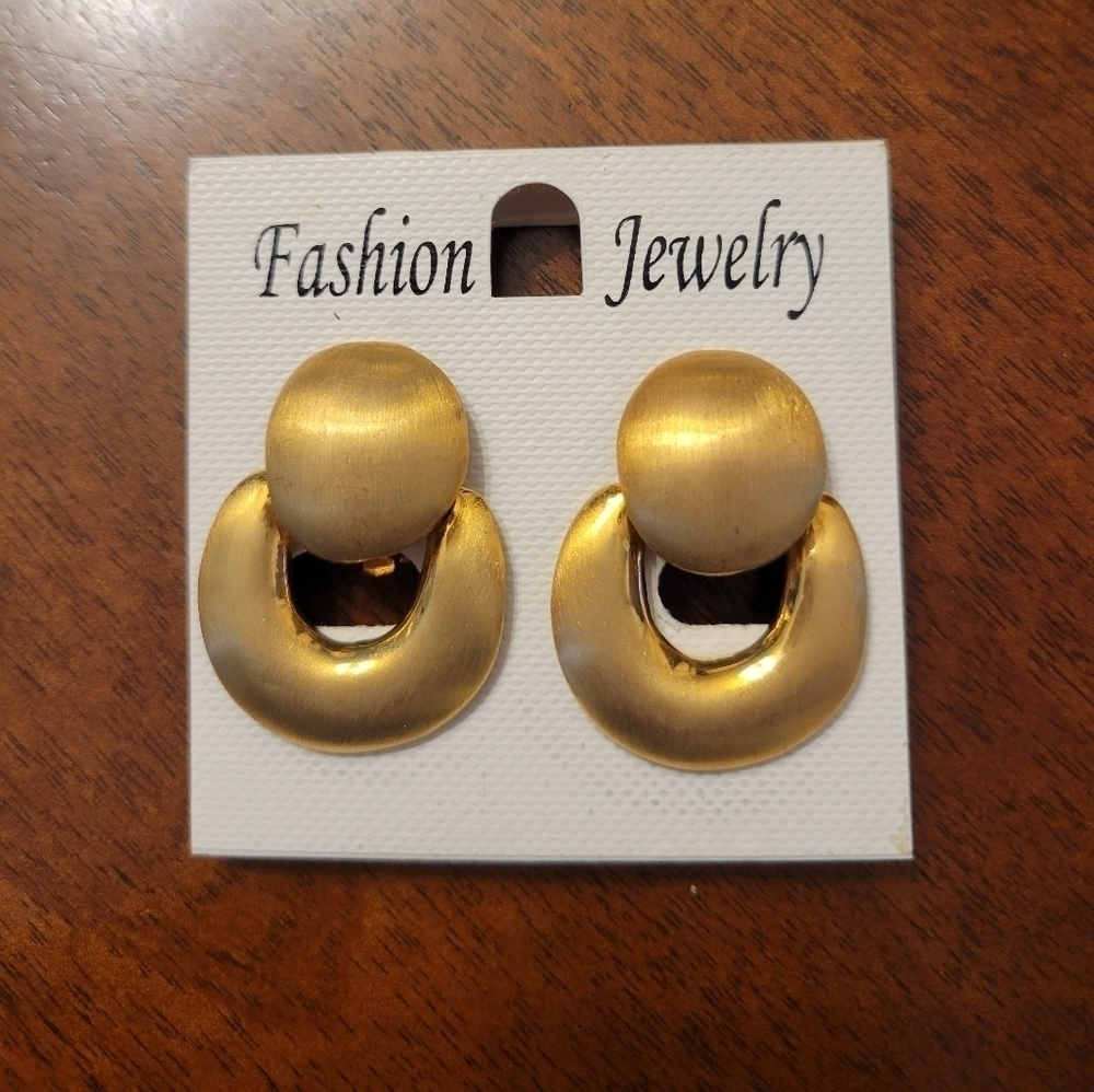 Womens Small Gold Clip On Earrings